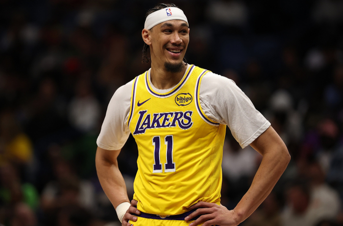 湖人替补双星爆发助队狂胜奇才