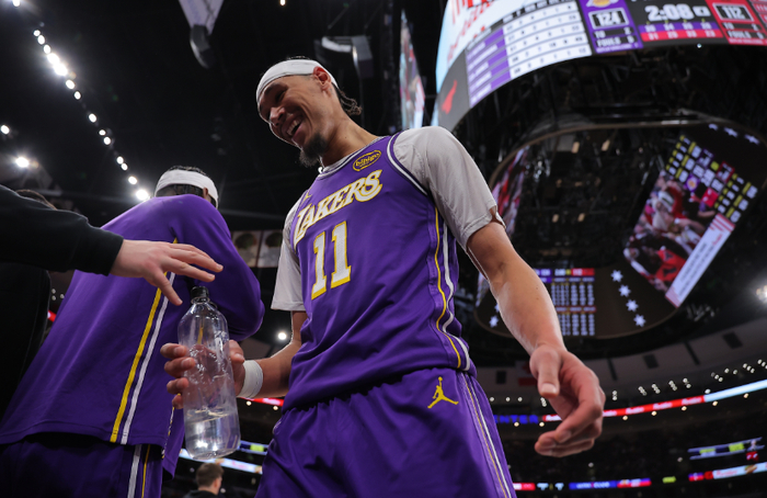 湖人替补双星爆发助队狂胜奇才