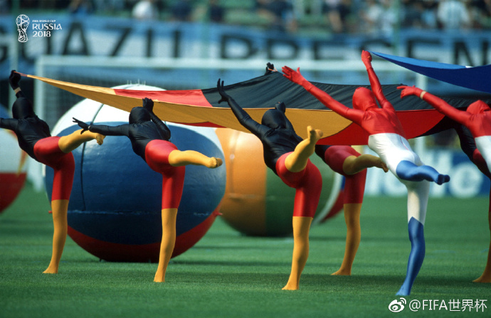 绿茵旋律如钥匙,开启每一代球迷的青春世界杯