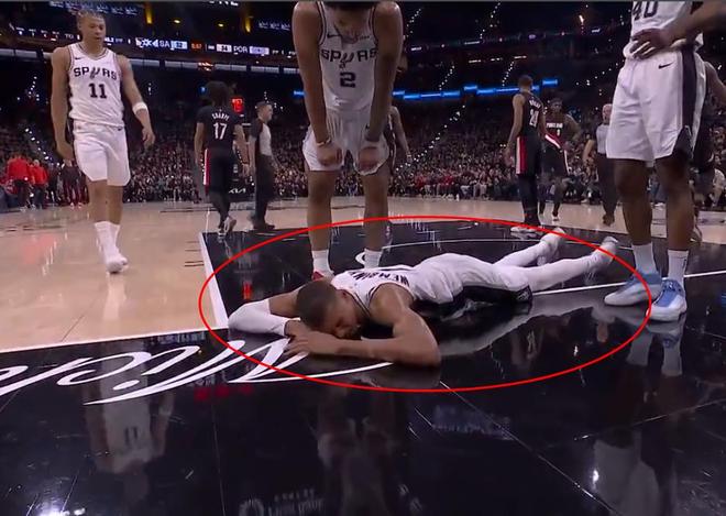 开拓者客场逆转马刺扳平总比分 文班亚马伤退成